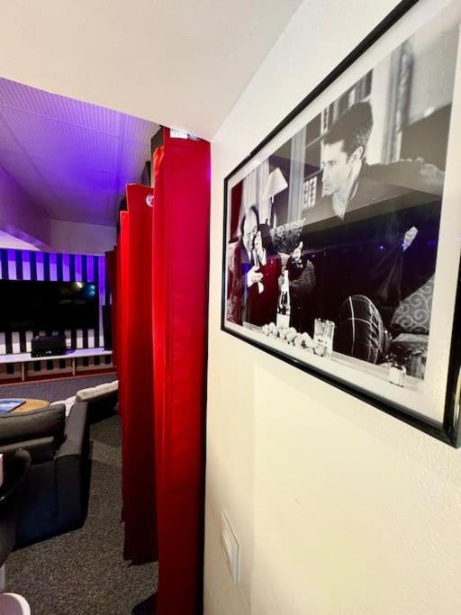 Experience Cinema Immersif Dans Appartement Renove Pres De Montmartre Parigi Esterno foto